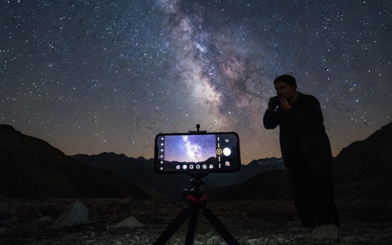 Adjust the Exposure Before Shooting with a Mobile Phone