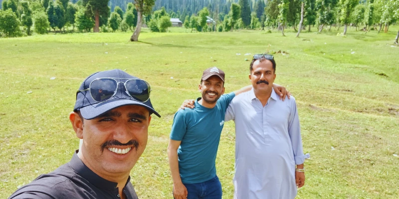 Kashmir Clicks