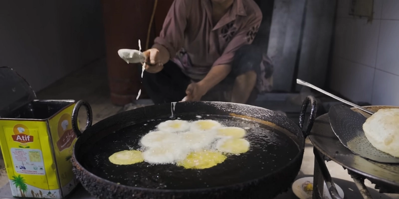 Multani Halwa Puri