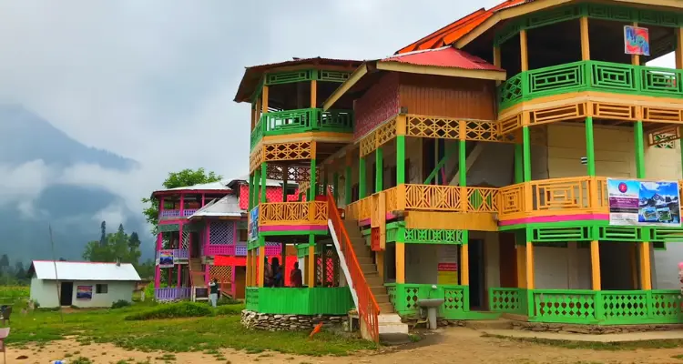Neelam Valley Hotels and houses