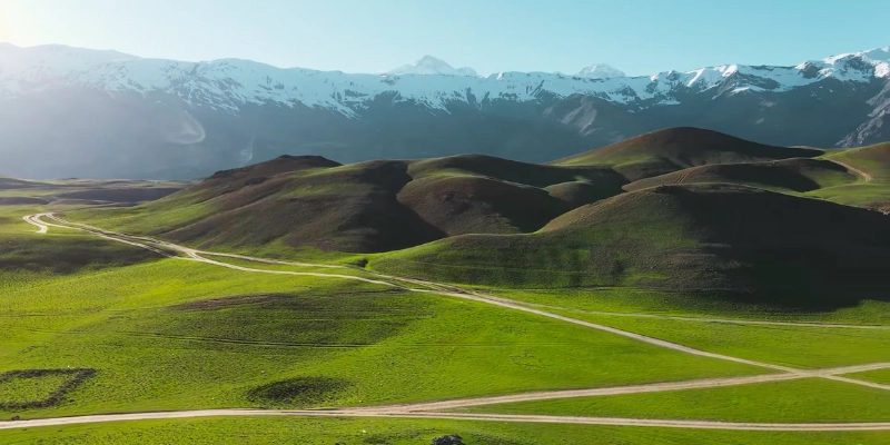 Qaqlasht Meadows