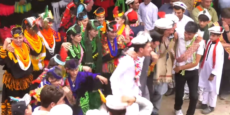 Jhoomi dances, Kalash Valley